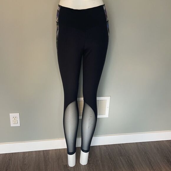 Nike Dri Fit Leggings - Picture 2 of 3